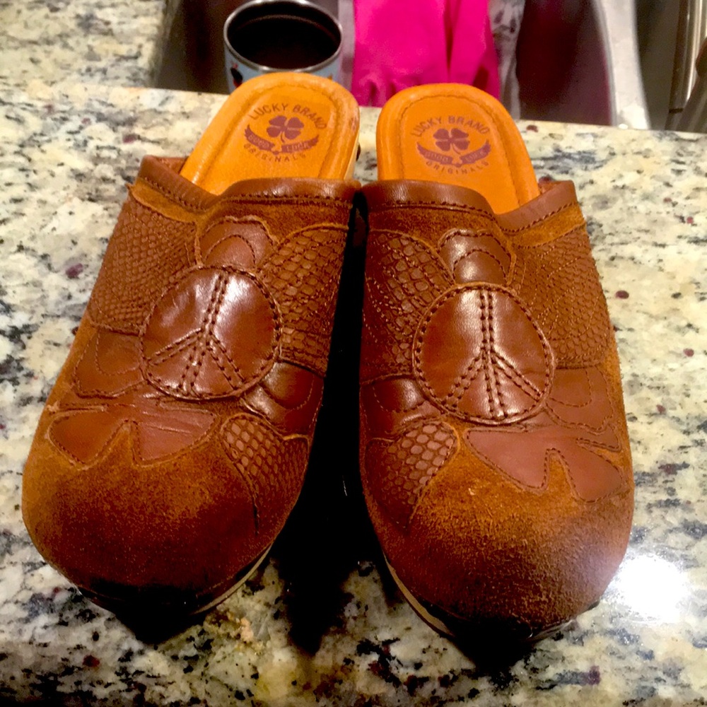 EUC lucky brand peace clogs